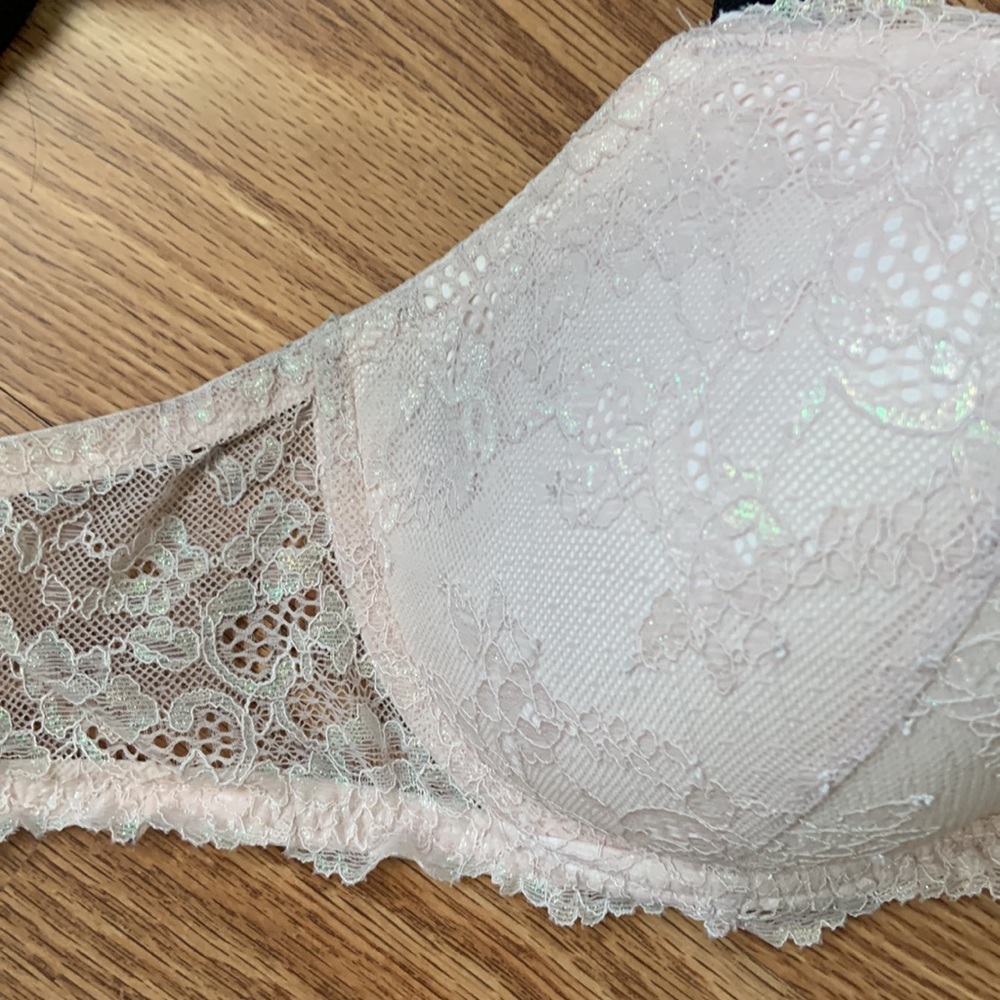 VS BRA - Picture 3 of 5